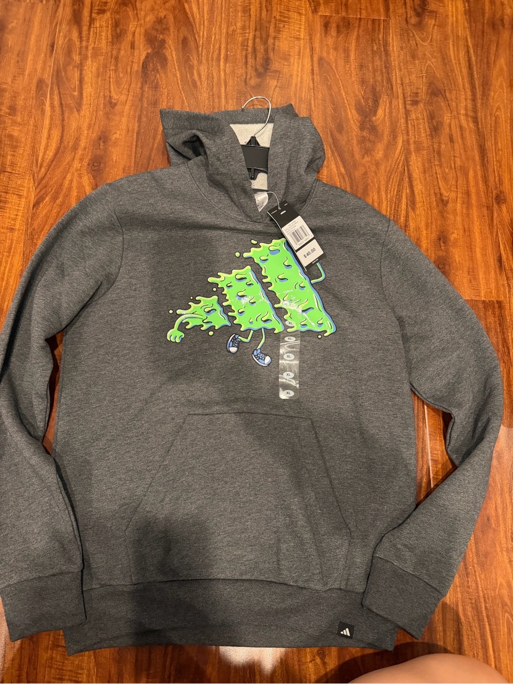 New Adidas sweatshirt XL boys